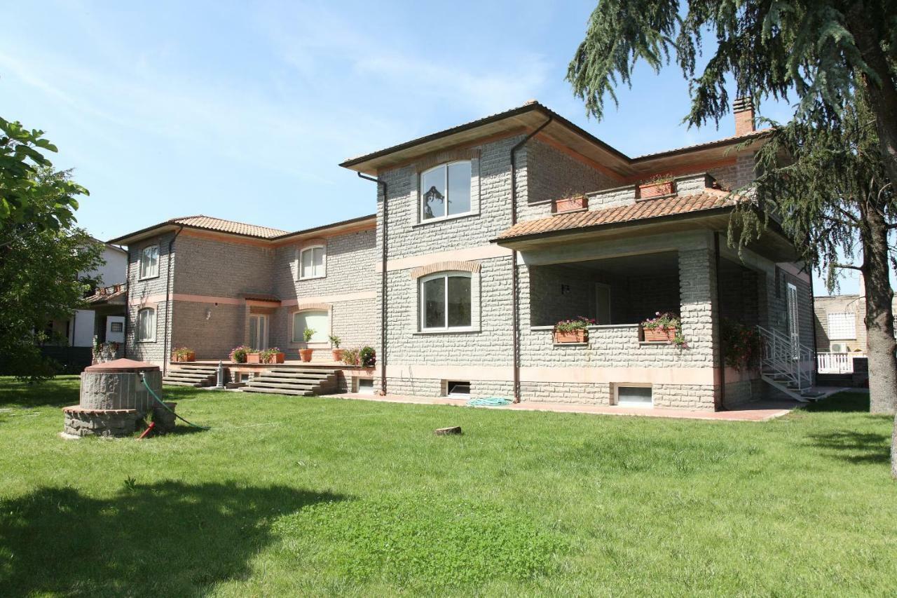 La Casa Di Sofia - Casa Vacanza Monterosi Exterior photo